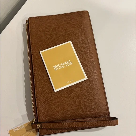 Michael Kors Fulton Wristlet/wallet - Picture 10 of 10